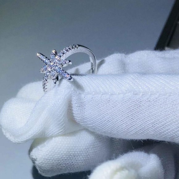 NEW 18K White Gold Diamond Shooting Star Ring - Picture 2 of 7